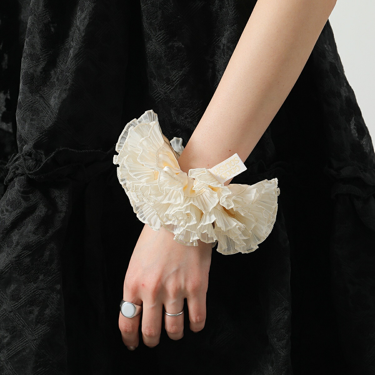 GOOD SQUISH グッド スクイッシュ シュシュ BABY B-E-A-UTIFUL COLLECTION レディース フリル サテン ヘアゴム ヘアアクセサリー カラー4色 【mega】 GOOD SQUISH グッド スクイッシュ シュシュ BABY B-E-A-UTIFUL COLLECTION レディース フリル サテン ヘアゴム ヘアアクセサリー カラー4色 【mega】