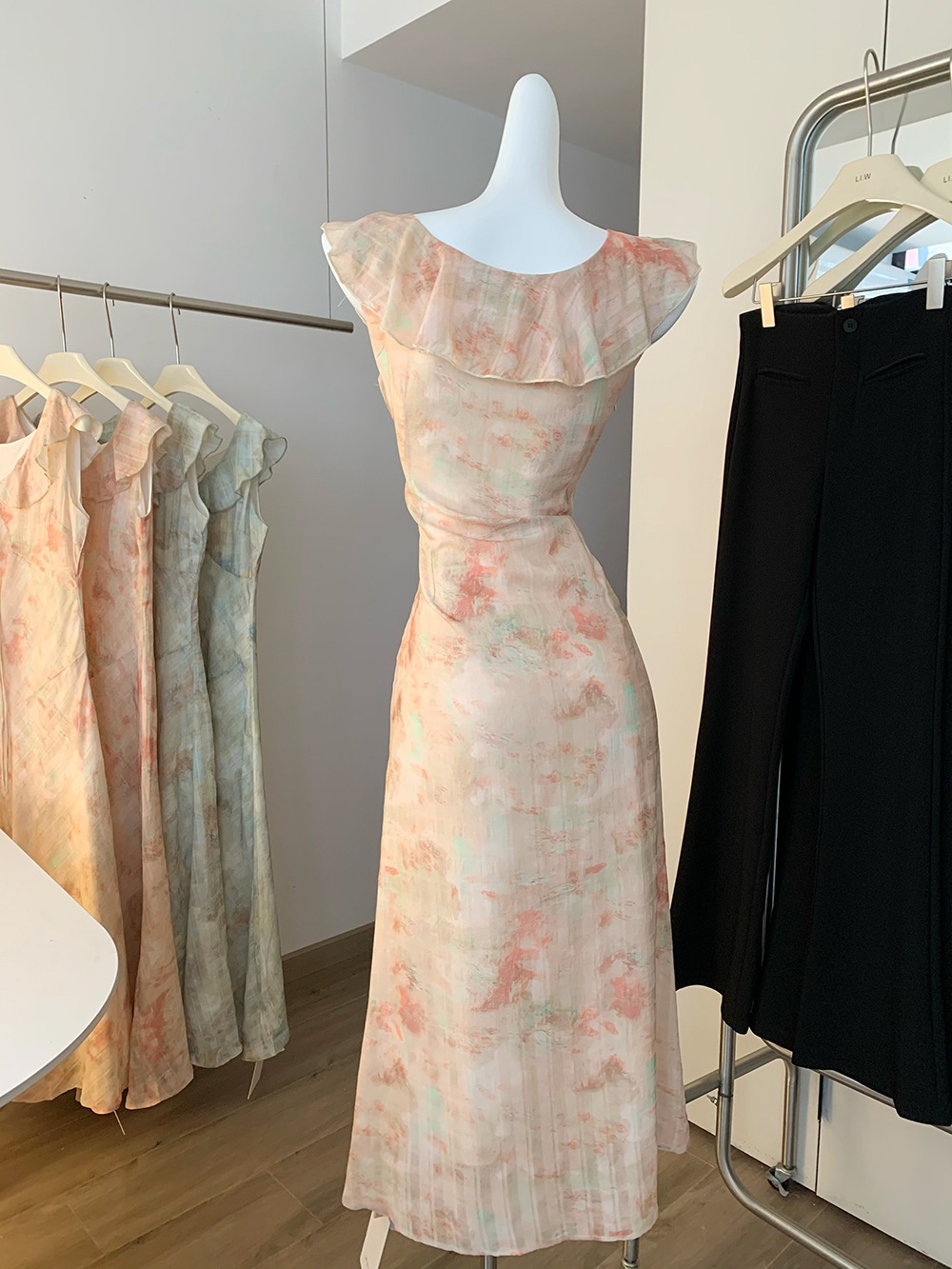 【急速出荷】フレンチプリントスカート立体ジャカード染めキャミソールワンピース女性リボンUネックロング