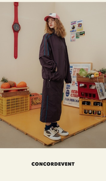軽やかでカジュアルなミドルローウエストロングスカート