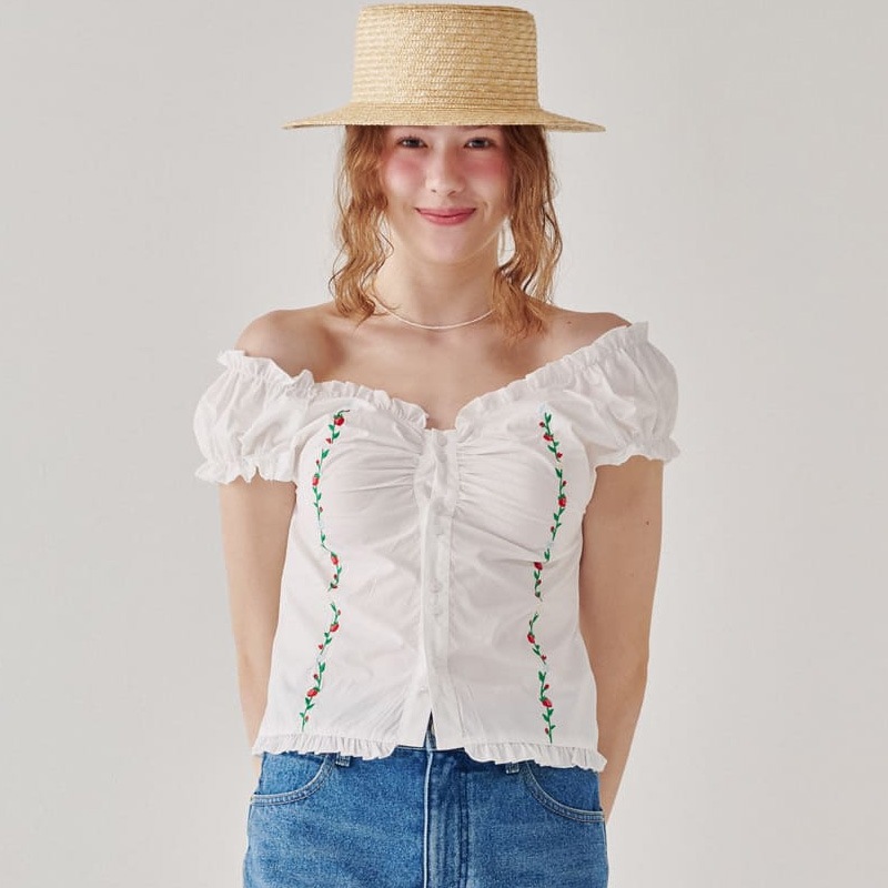 [(G)I-DLE ミヨン 着用] RASPBERRY EMBROIDERY FRILL BLOUSE 韓国 アイドル 袖なし レディース おしゃれ かわいい 白