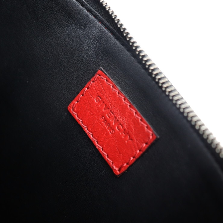 GIVENCHY ジバンシィ セカンドバッグ - ポーチ レザー レッド ブラック ホワイト シルバー金具 クラッチバッグ ロゴ 本物保証 中古 GIVENCHY ジバンシィ セカンドバッグ - ポーチ レザー レッド ブラック ホワイト シルバー金具 クラッチバッグ ロゴ 本物保証 中古