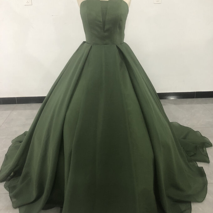 人気上昇！深めな緑 パーティードレス ベアトップ 華やかなトレーン/結婚式/披露宴