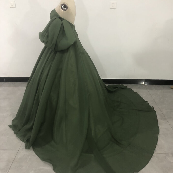 人気上昇！深めな緑 パーティードレス ベアトップ 華やかなトレーン/結婚式/披露宴