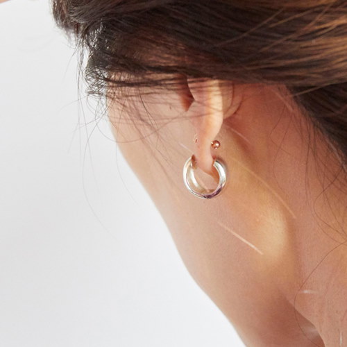 【HANNA543】E499 Pierce★BTS SUGA着用★ピアス★韓国の人気 Qoo10] HANNA543 BTS SUGA着用 E499 シルバー