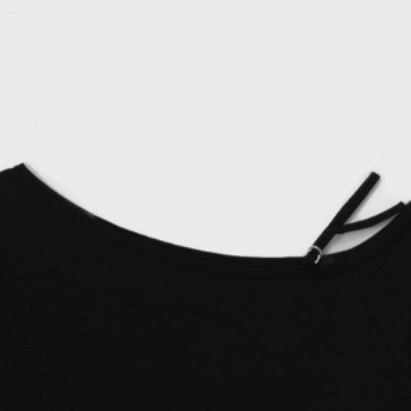 ブラックアップ [秋新品] ラビタアンフットストラップ半袖Tシャツ