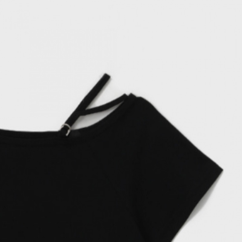 ブラックアップ [秋新品] ラビタアンフットストラップ半袖Tシャツ