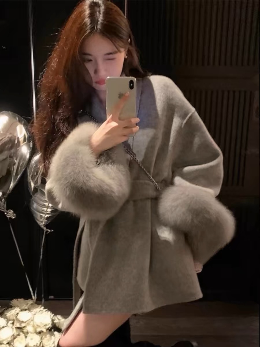秋冬防寒 あったか アウター韓国風コートスタイルアップかわいいブルゾンファー付きファッション系裹起毛大人ゆったりカジュアルストリートサイズレディースムートン襟ゆるダボ シルエット学生通学丈 秋冬防寒 あったか アウター韓国風コートスタイルアップかわいいブルゾンファー付きファッション系裹起毛大人ゆったりカジュアルストリートサイズレディースムートン襟ゆるダボ シルエット学生通学丈