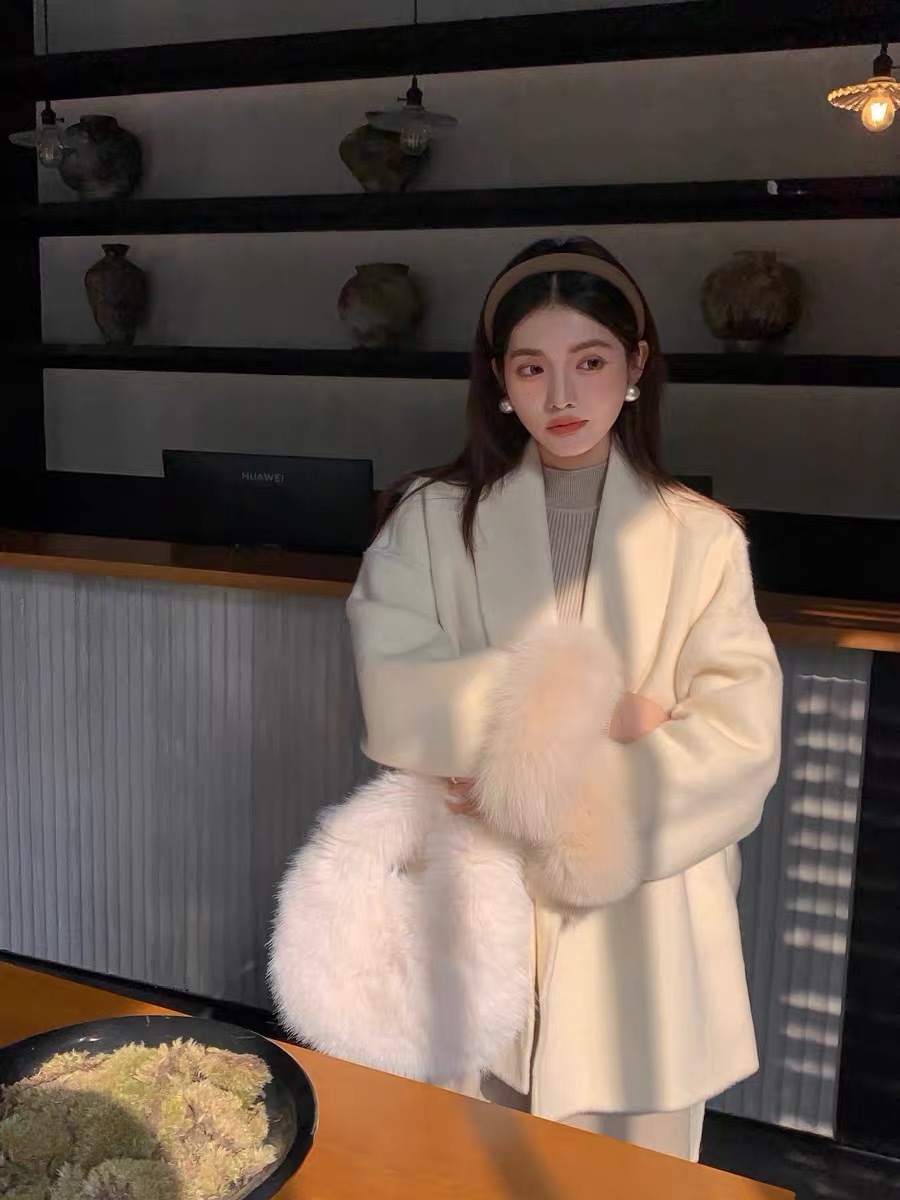 秋冬防寒 あったか アウター韓国風コートスタイルアップかわいいブルゾンファー付きファッション系裹起毛大人ゆったりカジュアルストリートサイズレディースムートン襟ゆるダボ シルエット学生通学丈 秋冬防寒 あったか アウター韓国風コートスタイルアップかわいいブルゾンファー付きファッション系裹起毛大人ゆったりカジュアルストリートサイズレディースムートン襟ゆるダボ シルエット学生通学丈