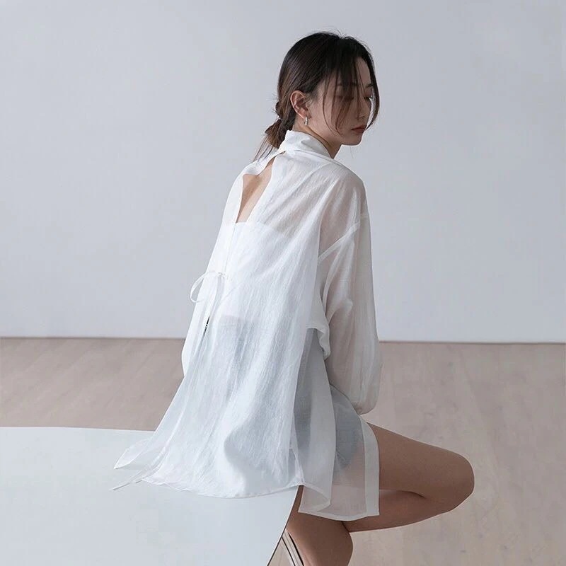 【大人気 急速出荷】2025韓国版バックオープンタイ長袖薄手シャツルーズサンシャツ 【大人気 急速出荷】2025韓国版バックオープンタイ長袖薄手シャツルーズサンシャツ