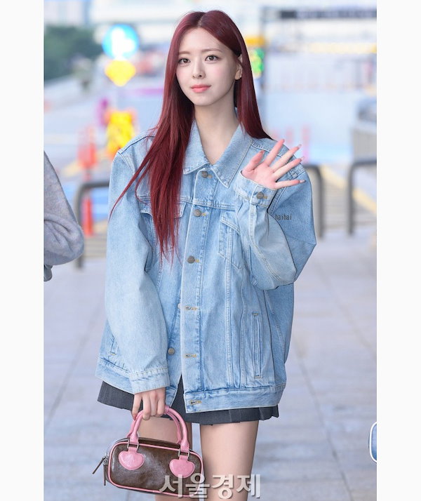 ITZY ユナ 18個セット ☆ITZY ユナ 着用！！【1JINNSTUDIO】Cubic Line Unbalanced Top