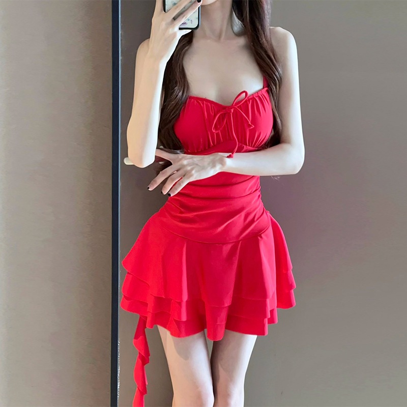 女性用水着2024年新作小柄なワンピーススカートスタイルハイエンドスタイル海辺での休暇中の太った女の子向けの控えめなカバー