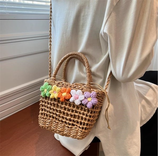 Qoo10] オンリーワントゥーユー 激安セール 草編みバッグ 夏 花 ファッ