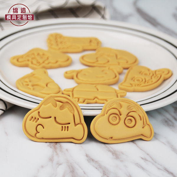 クレヨンしんちゃん　クッキー型　5個セット しんのすけ ☆ 5点セット - メルカリ