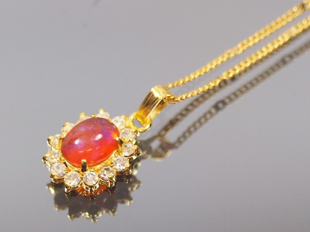 即決オークション開催中!!送料無料/日本製本物/天然ファイヤーオパールパヴェペンダントゴールド仕上げ 即決オークション開催中!!送料無料/日本製本物/天然ファイヤーオパールパヴェペンダントゴールド仕上げ