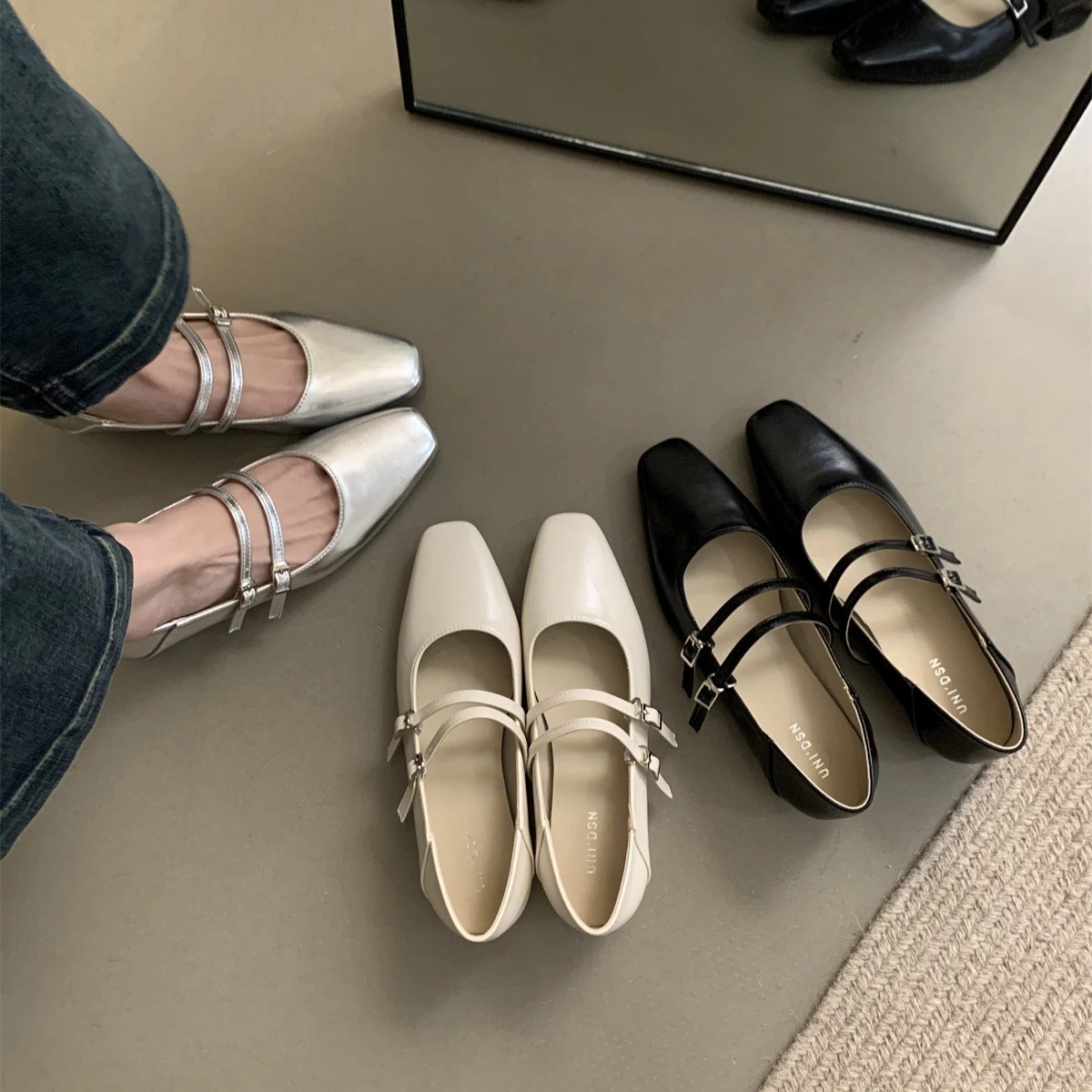 新作 気質 シンプル フラットシューズ 百掛け パンプス ローファー 痛くない 疲れない 通勤靴 レディースパンプス 走れるパンプス準備したいレイングッズ