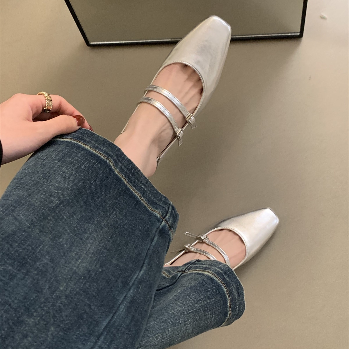 新作 気質 シンプル フラットシューズ 百掛け パンプス ローファー 痛くない 疲れない 通勤靴 レディースパンプス 走れるパンプス準備したいレイングッズ