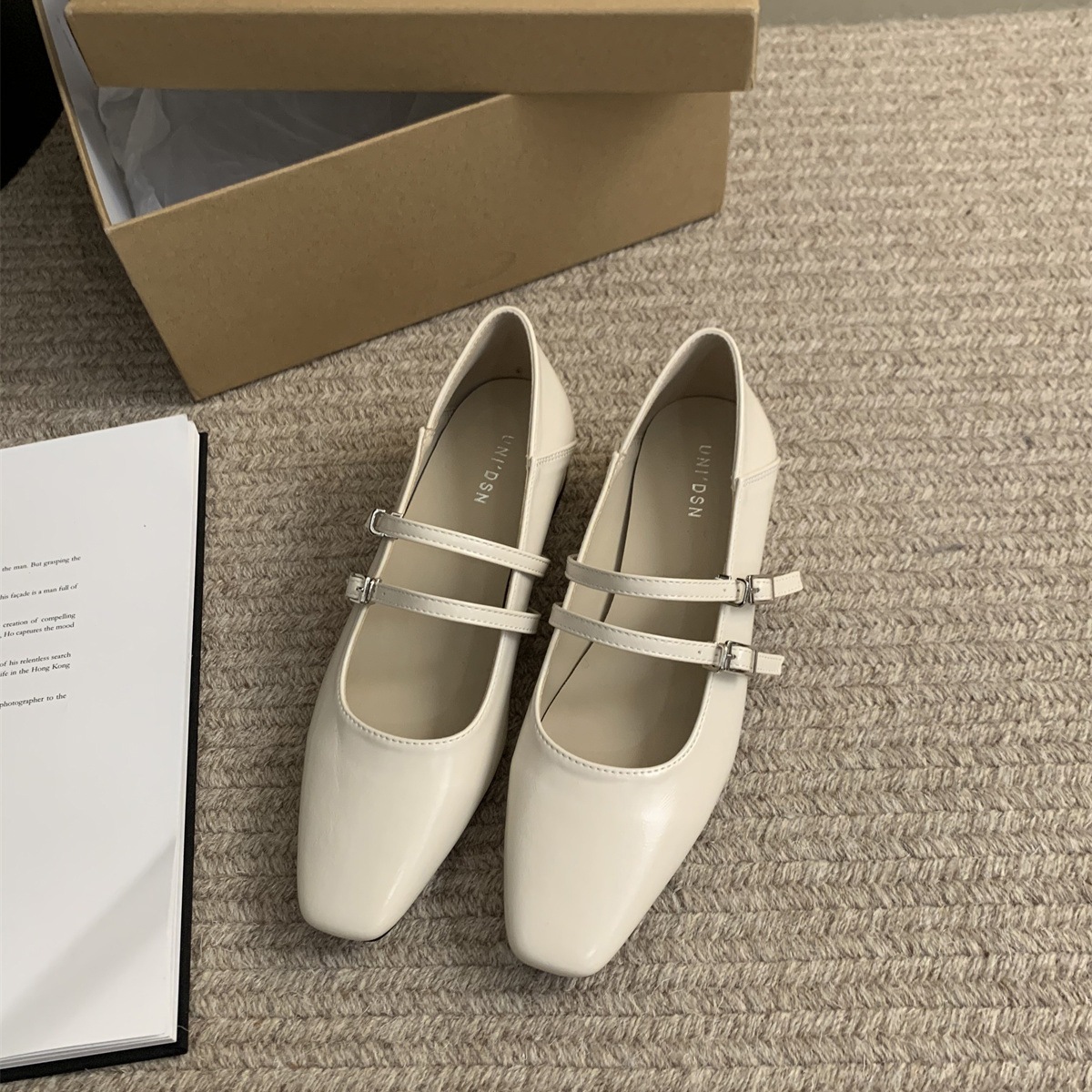 新作 気質 シンプル フラットシューズ 百掛け パンプス ローファー 痛くない 疲れない 通勤靴 レディースパンプス 走れるパンプス準備したいレイングッズ