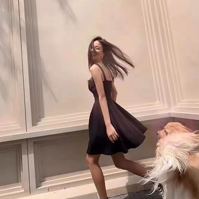 パーティ ミニドレス レディース ワンピース ドレス ミニ ショート 膝上 袖なし スクエアネック Aライン ウエストマーク 大人可愛い きれいめ かっこいい 存在感 フォーマル かっちり プリンセス