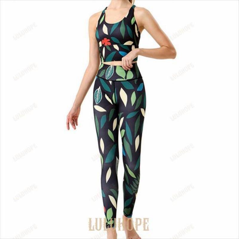 【新品/数量限定/セール】ヨガウェア 上下セット セットアップ 2点セット レディース スポーツ ブラ ド レギンス ボタニカル柄 バッククロス 黒