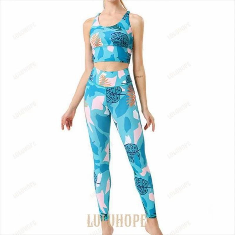 【新品/数量限定/セール】ヨガウェア 上下セット セットアップ 2点セット レディース スポーツ ブラ ド レギンス ボタニカル柄 バッククロス 黒