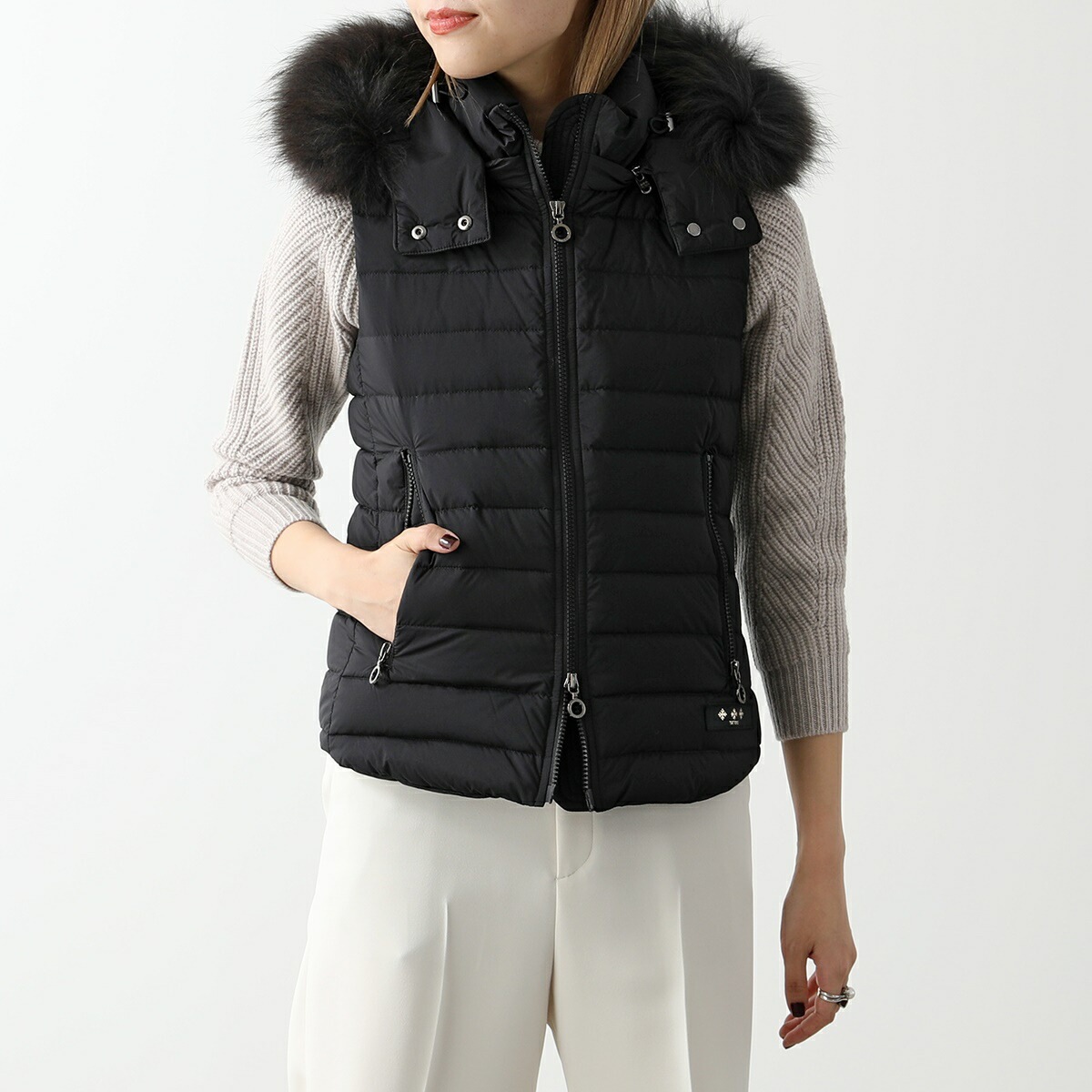 TATRAS タトラス ダウンベスト ORSIERA オルジェラ LTAT24A4900-D ナイロン ファー フード付き ライトダウン ロゴパッチ ジレ カラー2色