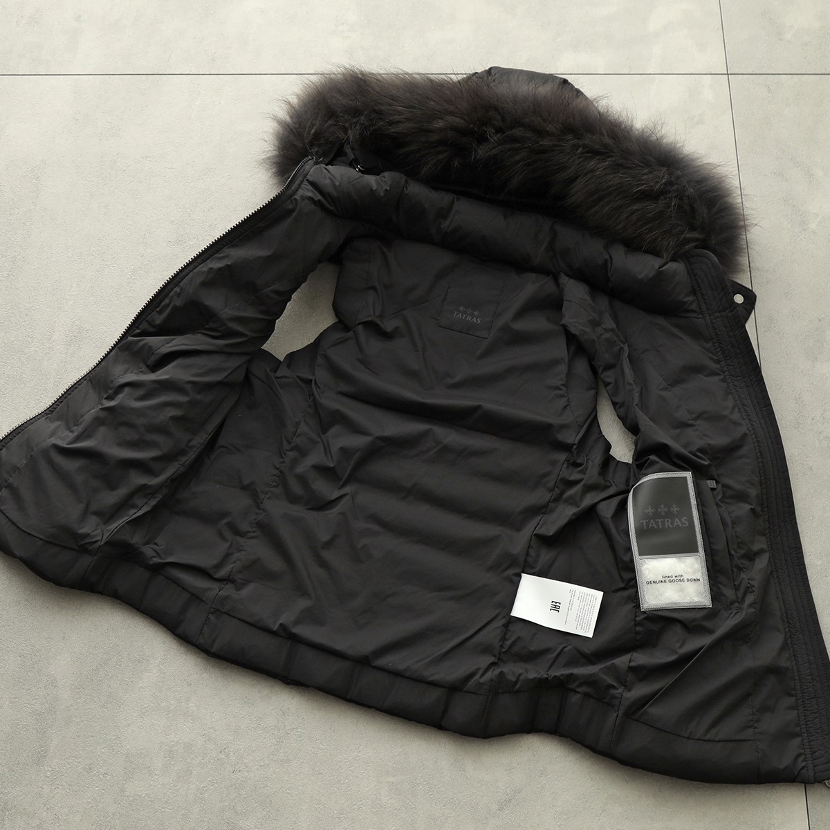 TATRAS タトラス ダウンベスト ORSIERA オルジェラ LTAT24A4900-D ナイロン ファー フード付き ライトダウン ロゴパッチ ジレ カラー2色