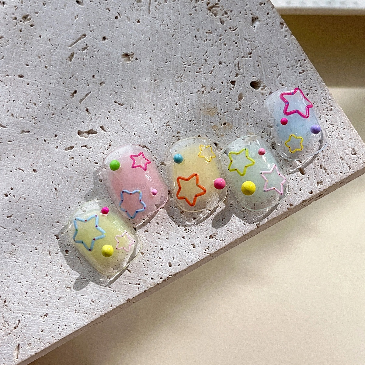 【1点ご購入 で10点プレゼントいたします】透明素麺星の斑点ネイルシール甘くてかわいい飾りシール