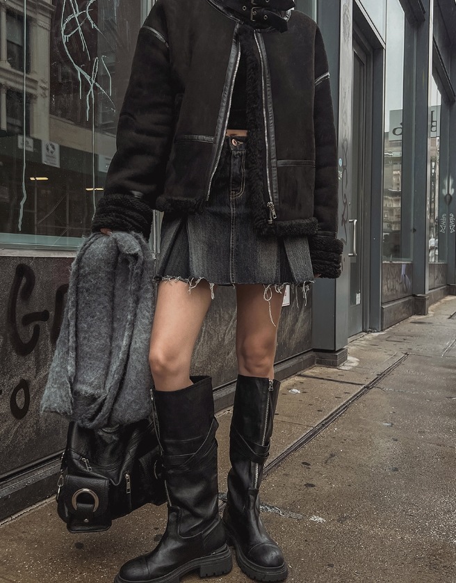 【U LAN】Latch high neck suede buckle mustang U LAN】(UNISEX) DOUBLE BUCKLE HIGH NECK MUSTANG : BLACK