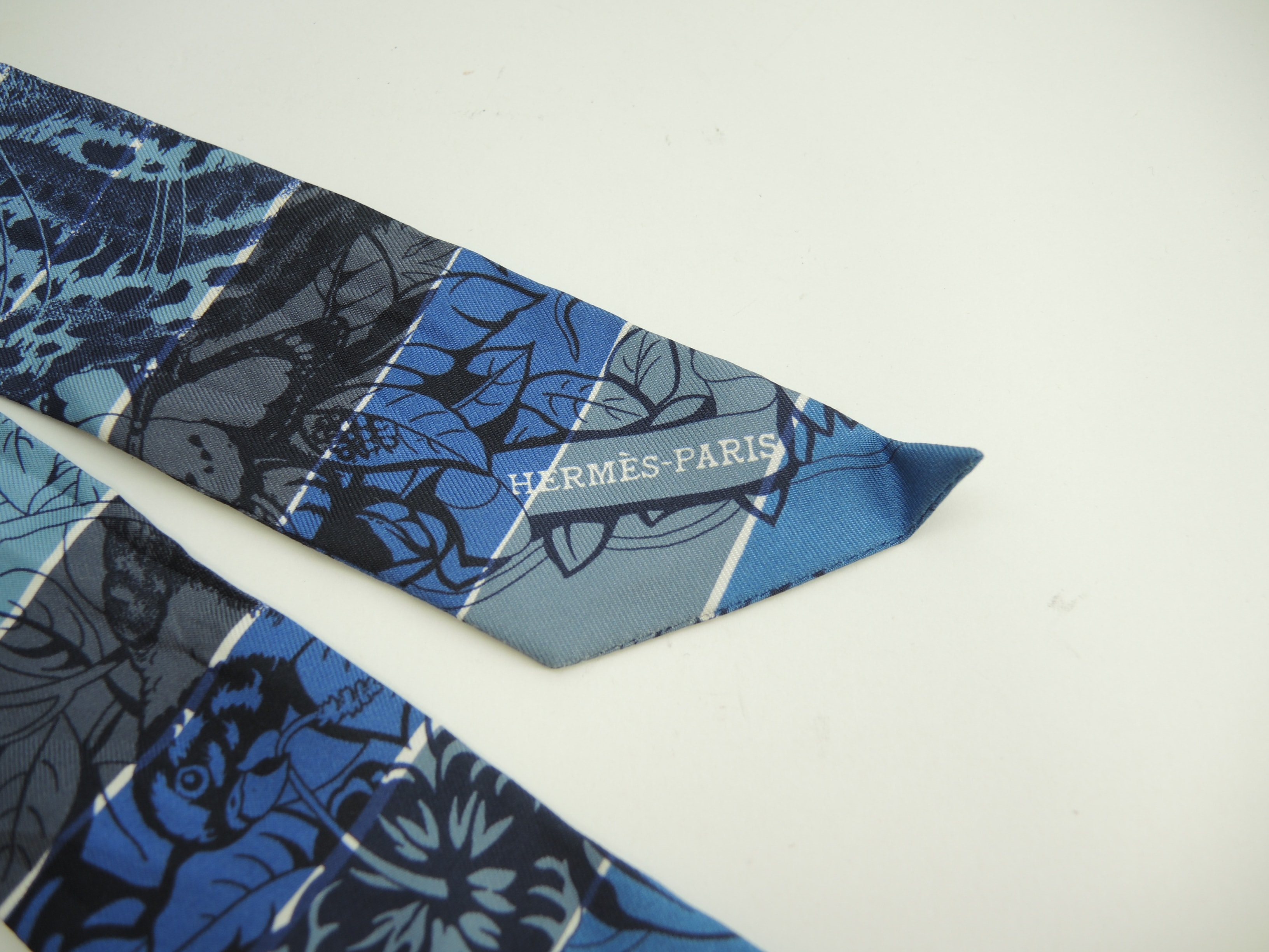 ツイリー 豹鳥 シルク緑 スカーフ 新品@ 1