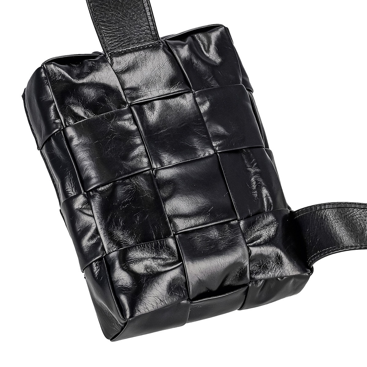 BOTTEGA VENETA 701366-VCQ72-8803 ボッテガヴェネタ メッセンジャー ボディ バッグ マキシイントレチャート カーフスキンレザー ブラック/シルバー