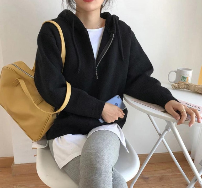 レディース トップス パーカー 普通丈 長袖 袖あり 襟なし フード ファスナー 前開き かわいい 大人可愛い シンプル カジュアル おしゃれ レトロ こなれ感 ナチュラル 無地 秋 冬 20代 レディース トップス パーカー 普通丈 長袖 袖あり 襟なし フード ファスナー 前開き かわいい 大人可愛い シンプル カジュアル おしゃれ レトロ こなれ感 ナチュラル 無地 秋 冬 20代