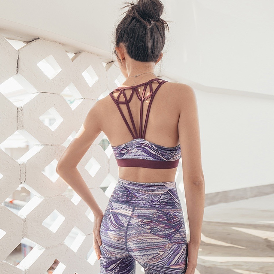 ジム トップス 背中 ヨガウェア セットアップ パープル 紫 総柄 韓国 レディース オルチャン上下セット ブラトップ ホットヨガ ジム エクササイズ フィットネスウェア スポーツ スポーティ ダンス