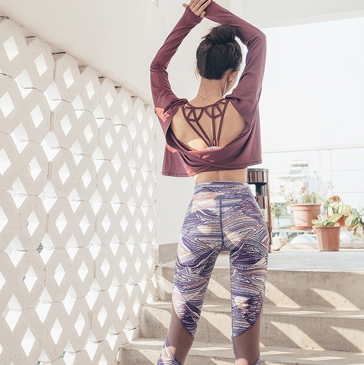 ジム トップス 背中 ヨガウェア セットアップ パープル 紫 総柄 韓国 レディース オルチャン上下セット ブラトップ ホットヨガ ジム エクササイズ フィットネスウェア スポーツ スポーティ ダンス
