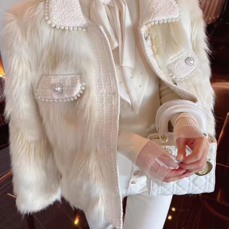 新しい女性の秋と冬の革襟摩耗ビーズスプライシング毛皮コート模倣ラムウールフレアスリーブショートジャケット女性の潮