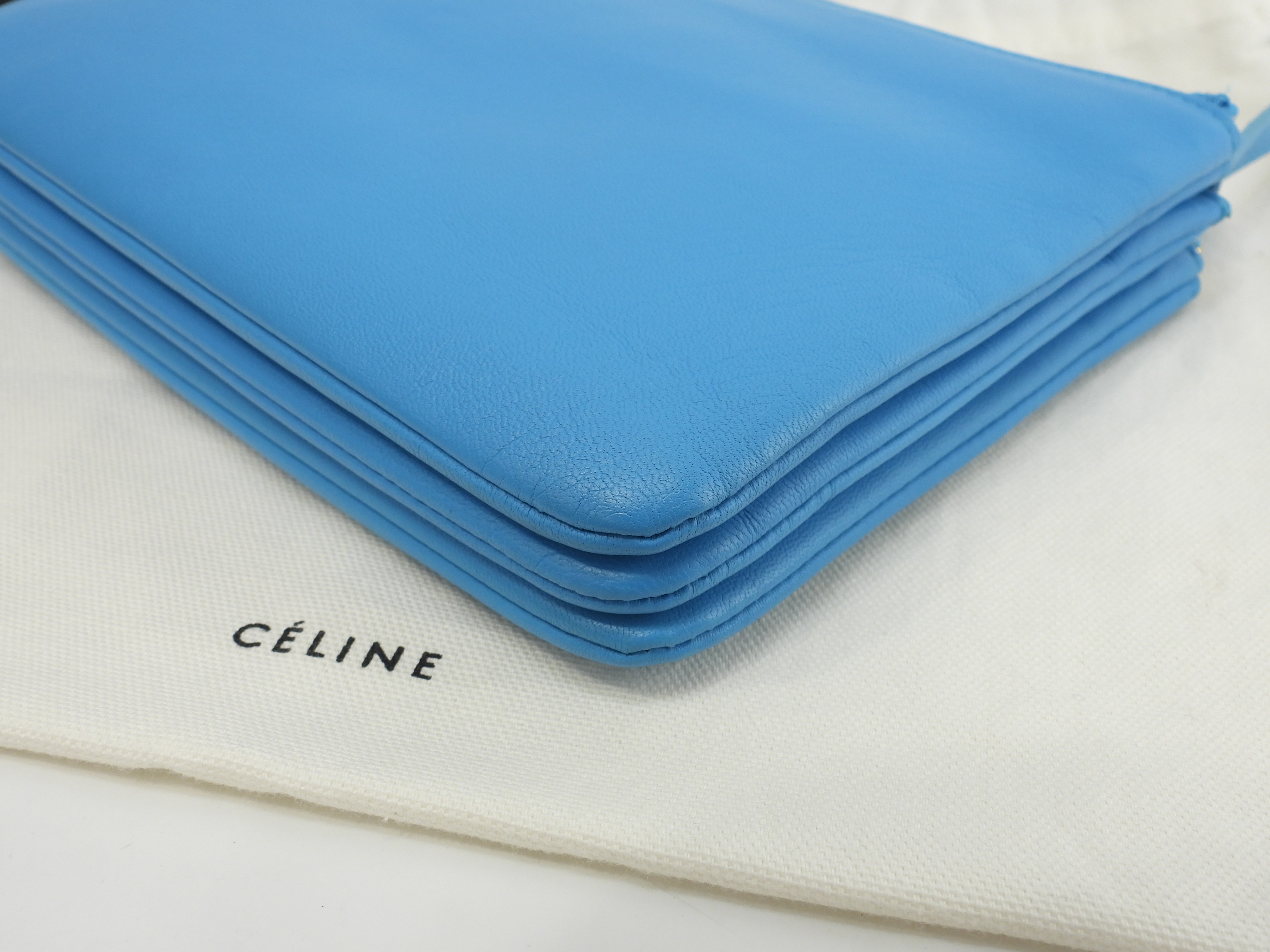 トリオスモール スムースレザー 水色 ゴールド金具 ポシェットバッグ 美品@W-U-PA-0124 トリオスモール スムースレザー 水色 ゴールド金具 ポシェットバッグ 美品@W-U-PA-0124