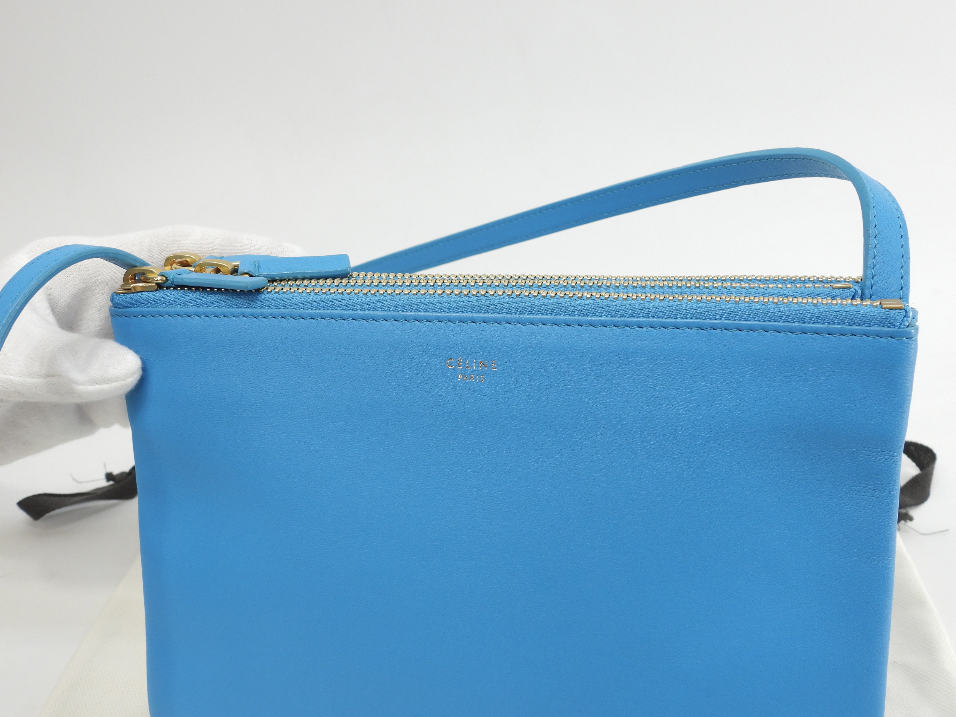 トリオスモール スムースレザー 水色 ゴールド金具 ポシェットバッグ 美品@W-U-PA-0124 トリオスモール スムースレザー 水色 ゴールド金具 ポシェットバッグ 美品@W-U-PA-0124