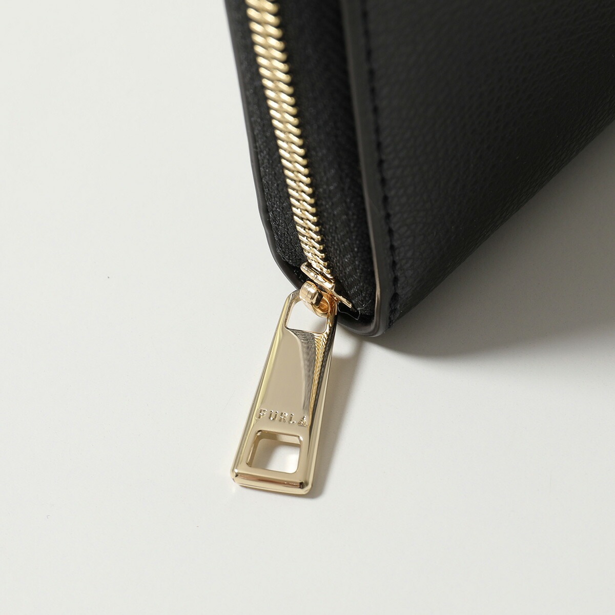 Furla フルラ ラウンドファスナー長財布 CAMELIA カメリア WP00313 ARE000 レディース レザー ジップアラウンド ロゴ カラー4色