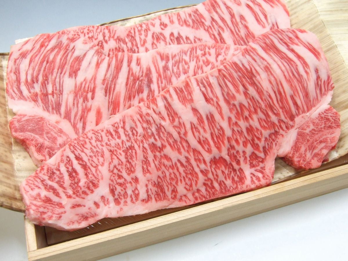 黒毛和牛 メス牛 限定 極上サーロインステーキ 3枚 木箱 詰め 牛肉 お歳暮 プレゼント 御祝い 御礼 肉 A4 A5 黒毛和牛 メス牛 限定 極上サーロインステーキ 3枚 木箱 詰め 牛肉 お歳暮 プレゼント 御祝い 御礼 肉 A4 A5