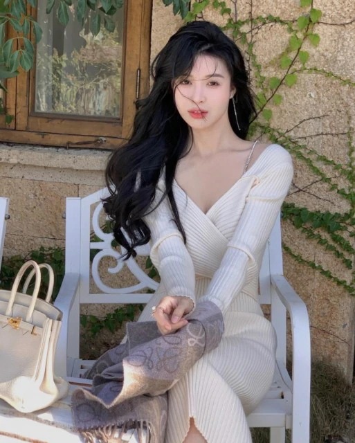 ニット ワンピース ボタン Vネック ニットワンピース ボディライン ドレス オルチャン レディース 秋 春 長袖 きれいめ ハイウエスト ニット ワンピース ボタン Vネック ニットワンピース ボディライン ドレス オルチャン レディース 秋 春 長袖 きれいめ ハイウエスト