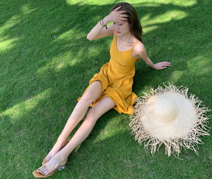 ワンピース ハワイ マキシ丈 リゾートワンピース ノースリーブ 上品 夏ワンピース 大人可愛い 夏ワンピ リゾートワンピース 無地 セクシー おしゃれ かわいい Aライト 広がる裾 女性らしさ溢れる