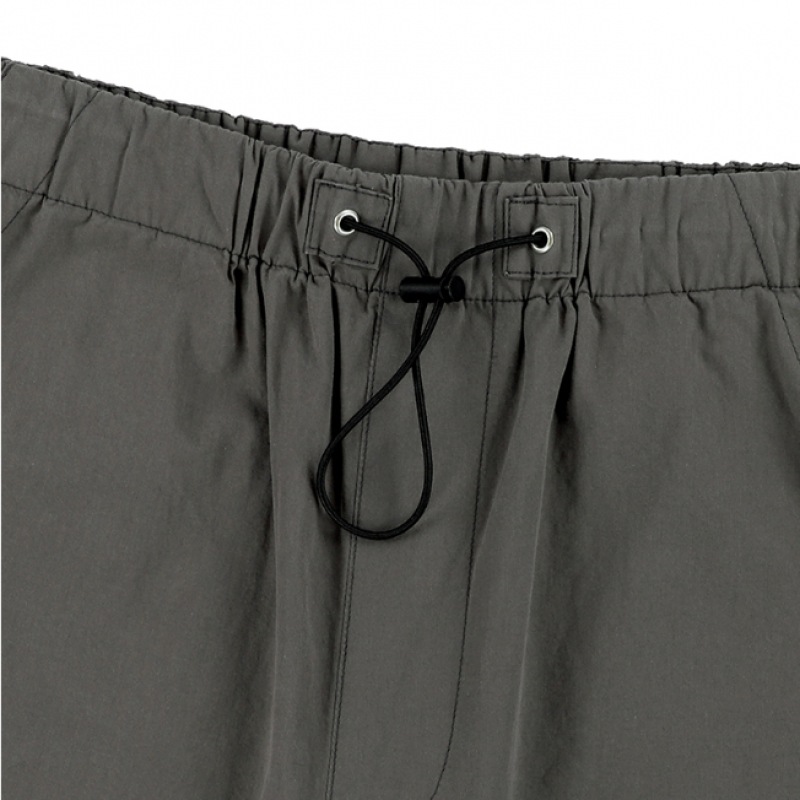 マハグリッドカバーステッチパラシュートパンツブラック (MG2ESMPA11A)