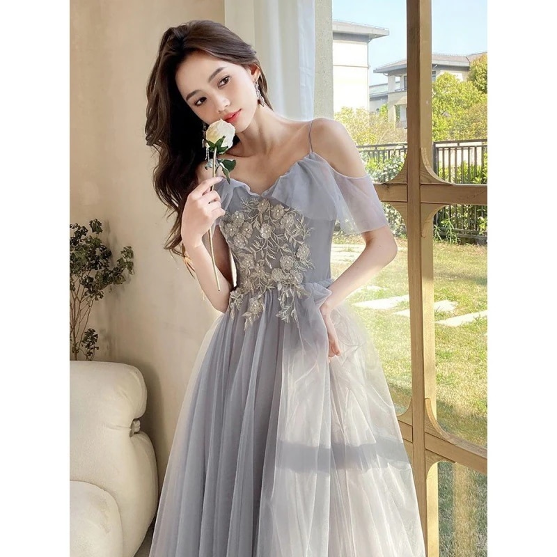 新しいグレーのサマードレス女性シニアセンス