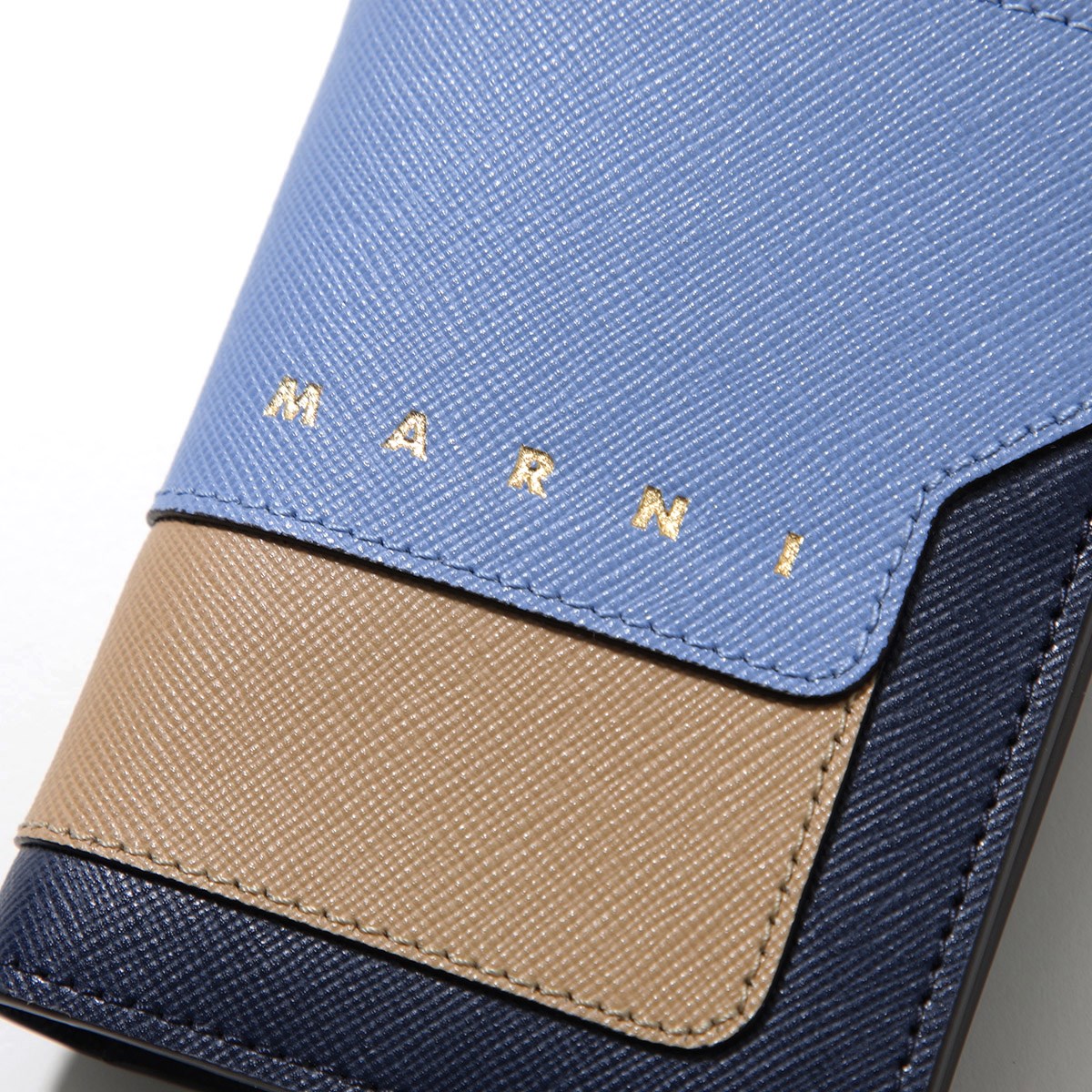Qoo10] マルニ 【訳あり】MARNI マルニ 二つ折り財