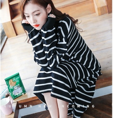 お泊りデート モテコーデ ワンピース トレーナー 部屋着 寝巻き ナイトウェア 膝丈 ひざ丈 袖あり 長袖 Vネック 襟なし フレア Aライン かわいい 可愛い シンプル カジュアル お泊りデート モテコーデ ワンピース トレーナー 部屋着 寝巻き ナイトウェア 膝丈 ひざ丈 袖あり 長袖 Vネック 襟なし フレア Aライン かわいい 可愛い シンプル カジュアル