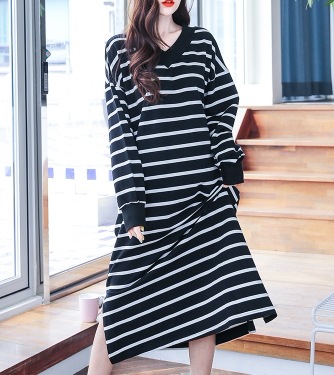 お泊りデート モテコーデ ワンピース トレーナー 部屋着 寝巻き ナイトウェア 膝丈 ひざ丈 袖あり 長袖 Vネック 襟なし フレア Aライン かわいい 可愛い シンプル カジュアル お泊りデート モテコーデ ワンピース トレーナー 部屋着 寝巻き ナイトウェア 膝丈 ひざ丈 袖あり 長袖 Vネック 襟なし フレア Aライン かわいい 可愛い シンプル カジュアル