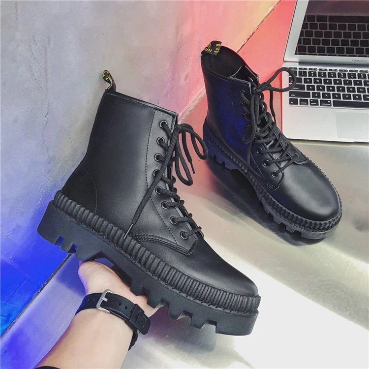 マーチンブーツ メンズ 新作 ハイトップ レザーブーツ 秋 厚底 防水ブーツ マーチンブーツ メンズ 新作 ハイトップ レザーブーツ 秋 厚底 防水ブーツ