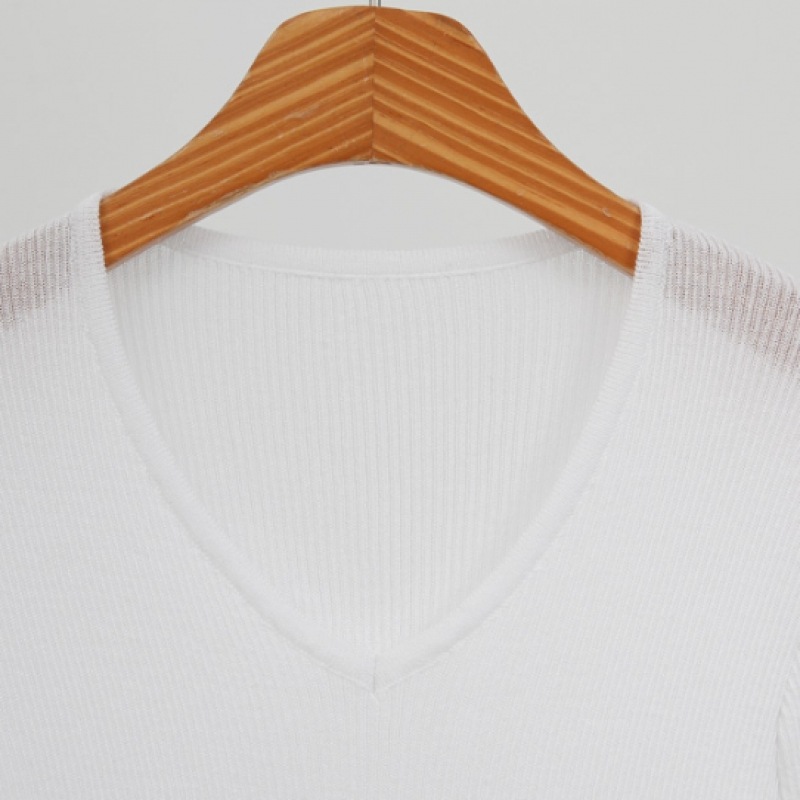 クリックアンファニー デルレーニング Vネックニット