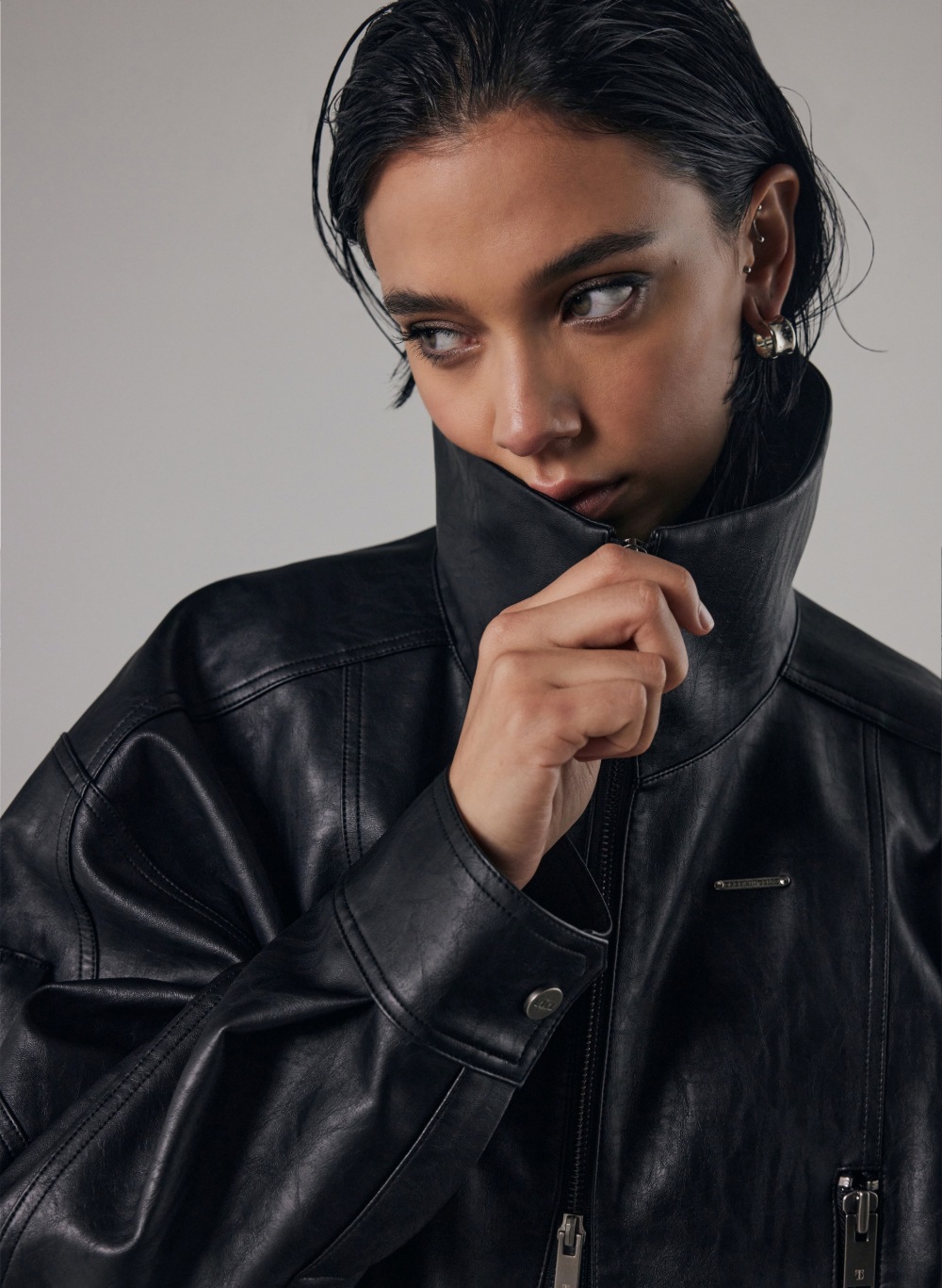 【TREEMINGBIRD】 BOLD ZIP HIGE-NECK LEATHER JACKET : BLACK