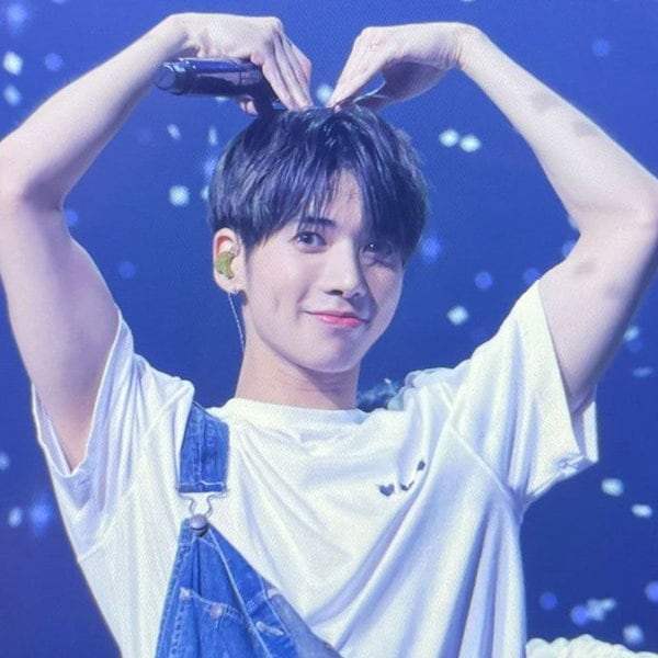TXT ACT : LOVE SICK オーバーサイズシャツ　付属トレカ TXT World Tour Act Love Sick Japan POP UP Official Oversized