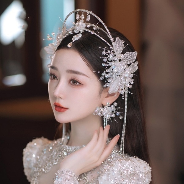 ウェディングティアラ フラワー ヘアアクセサリー ヘッドアクセサリー ウエディング用品 ウェディング小物 豪華 華やか お洒落 キラキラ アクセサリー